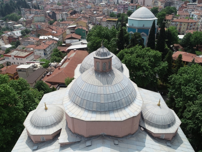 Adını seramiklerinin renginden alan eser: Yeşil Külliye